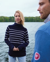 Holebrook Sweden Martina Windproof Sweater model