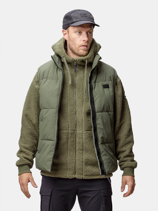 Halti Penger Mens Puffer Vest - Four Leaf Clover Green model front