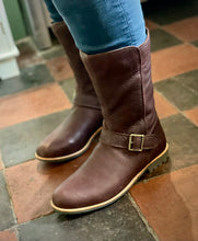 Orca Bay Stow Calf-length Boots